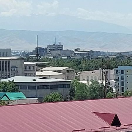 White Apartment With Panoramic View In The Center บิชเคก ภายนอก รูปภาพ